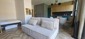 Home Factory Ghandiego