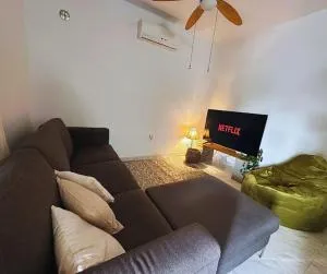 Pipi Langhouse - Phrenaros