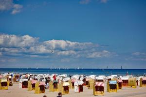 Wind und Meer, 3-Zimmer Ecksuite in der Maritim Residenz Travemünde