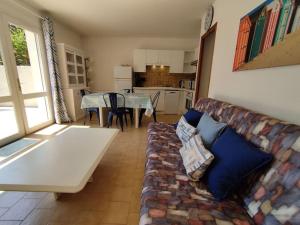 Maisonnette à Chaucre en résidence avec piscine collective