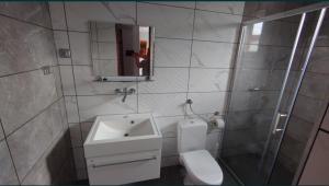 Apartament Dwie Sosny - 9 osobowy 600m od plaży