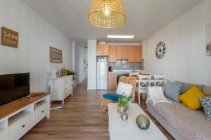 Renovated apartment on beachside with pool