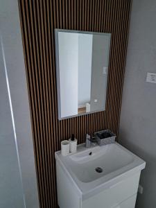 B & R Summer breeze apartments 2