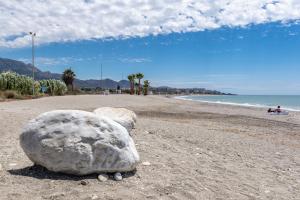 Renovated apartment on beachside with pool