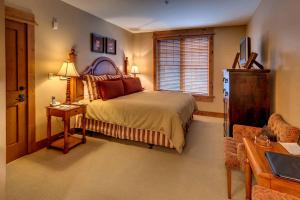 Catamount Lodge 206 by East West Hospitality