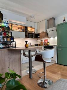 Boho style apartment - 8 mins from Paris Center - Garden and underground parking
