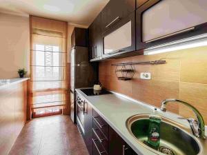 Sunny three-bedroom apartment in Budva