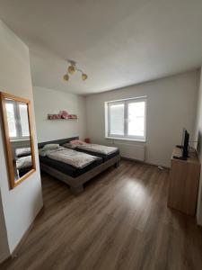 -Self-Check- 4-Room family house with heated tub