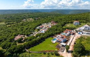 Amazing Home In Trget With Kitchen