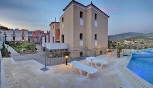 Theofilos Superior Hotel