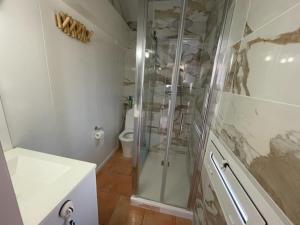 Port cipriano Terrasse face à la mer Wifi Clim Parking