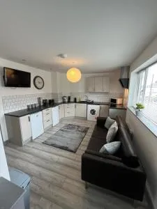 Cosy Modern Apartment - Thelwall