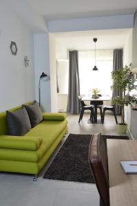 MAKS Osijek Center, self check in, free parking