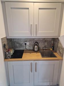 The Cabin at the Port