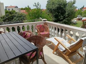 Apartment in Biograd na Moru with Terrace, Air conditioning, Wi-Fi, Dishwasher (4818-1)