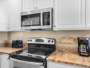 Seamist Townhomes 4 by Newman-Dailey