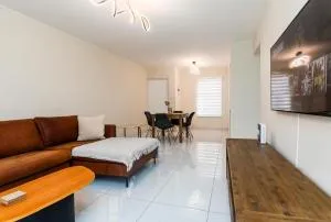 31 Madison Palms East - Sandown