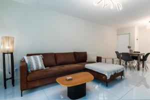 31 Madison Palms East