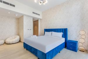 Elegant 2-BR Gem Quick Access Downtown Dubai