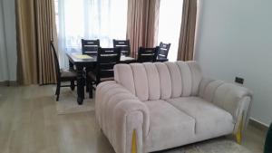Azania cozy Units 5 minutes to Sarit Centre
