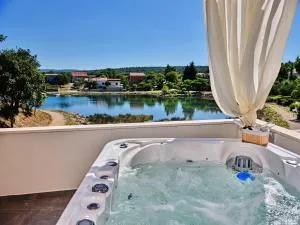 House Ivana with jacuzzi - Bašić