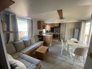Campings Kokua Vacances presente MOBIL HOME residentiel toutes options camping 4 etoiles CANET : photos des chambres