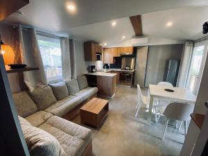 Campings Kokua Vacances presente MOBIL HOME residentiel toutes options camping 4 etoiles CANET : photos des chambres