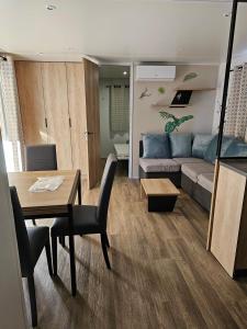 Campings Kokua Vacances presente MOBIL HOME residentiel toutes options camping 4 etoiles CANET : photos des chambres