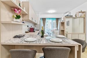 Sapphire - Infinity Pool & Spa Resort