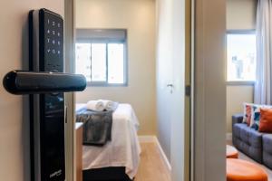 Apto Quarto e Sala Completo próx Paulista com Vaga de Garagem