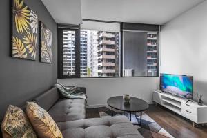 City Dream 2br1ba Apt Melbournepoolgym