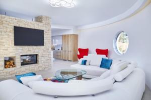 Beautiful Villa in a Spacious Estate 