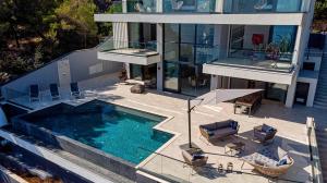 Designer villa few steps from azure blue sea