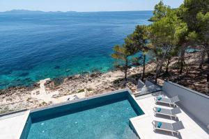 Designer villa few steps from azure blue sea