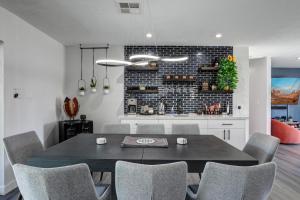 Gorgeous Scottsdale Home w Heated Pool