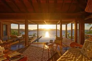 Sunset Rays Villa with Balinese Style in Pointe Milou - Pointe Milou