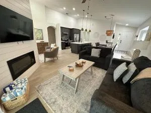 South Facing Pool Villa Spa Remodeled Floor to Ceiling Southern Dunes - 海恩斯城