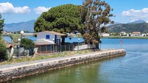 BELLA VILLA TRA MARE e LAGO