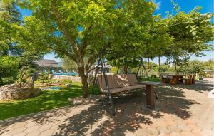 5 Bedroom Amazing Home In Vinjani Donji 