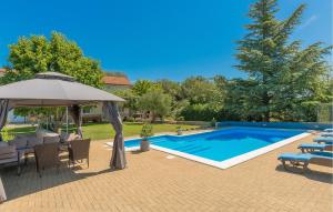 5 Bedroom Amazing Home In Vinjani Donji 