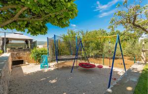 5 Bedroom Amazing Home In Vinjani Donji 