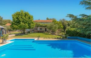 Five-Bedroom Holiday Home In Vinjani Donji