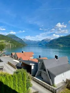 Stryn - Faleide - hus ved fjorden - Blakset