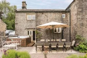 Hilltop House, By Birch Stays - Litton