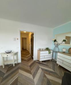 Cozy Panorama Flat by the Beach