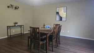 Cozy Four Bedroom Residence In Converse - 环球市