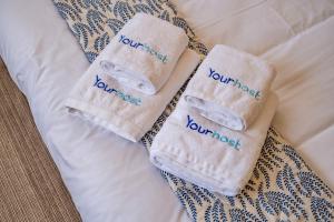 Wake up with the Sea Breeze- House with pool AP3