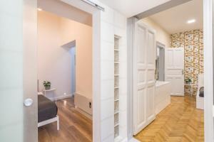 New Central and Convenient Flat