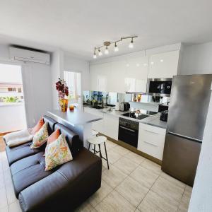 3 bed apt with sea views in Los Cristianos K305