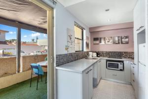 13 Cottesloe - steps from beach - sleeps 3